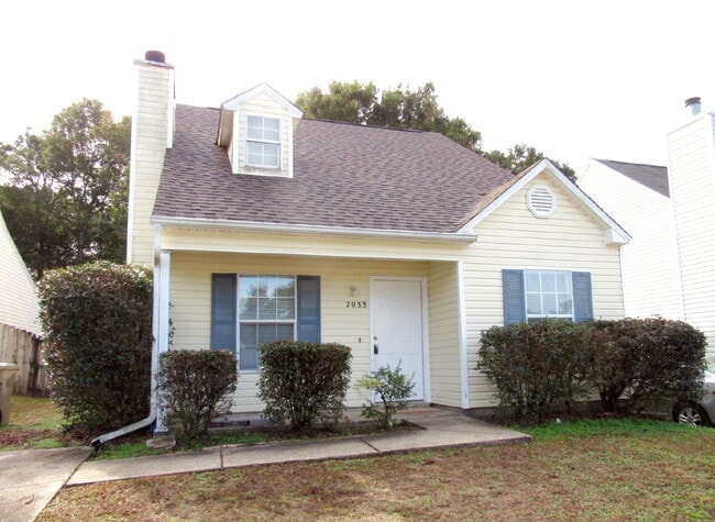 Building Photo - Spacious 2-Story Home with Fenced Yard and...