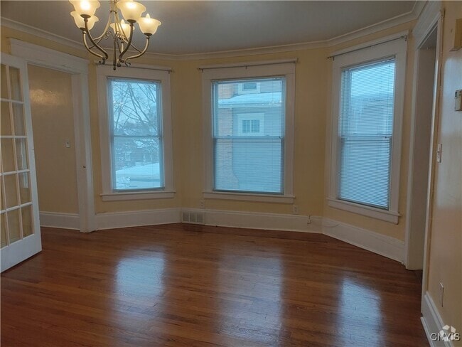 Building Photo - 134-136 Beverly Rd Rental
