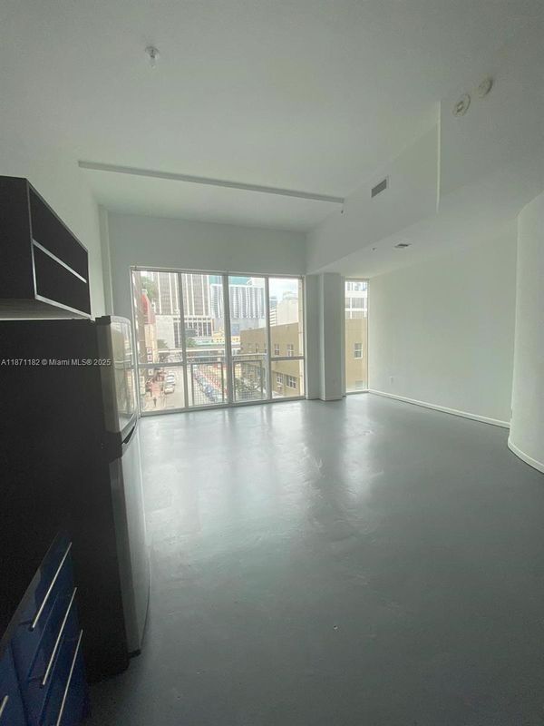 Photo - 253 NE 2nd St