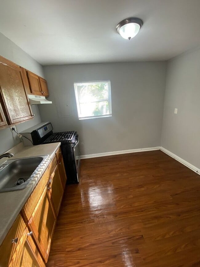 Photo - Cute 3 Bedroom 1 Bathroom