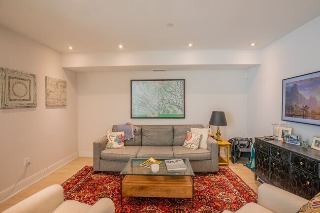 Photo - Stunning 2 BR/2 BA Condo in Lanier Heights!