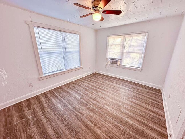 Photo - 1409 10th St Unit 1409 10th St Rear