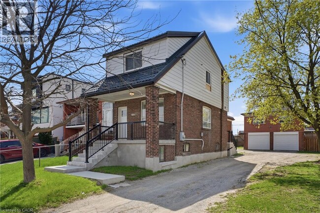 Photo - 1049 Glencairn Ave