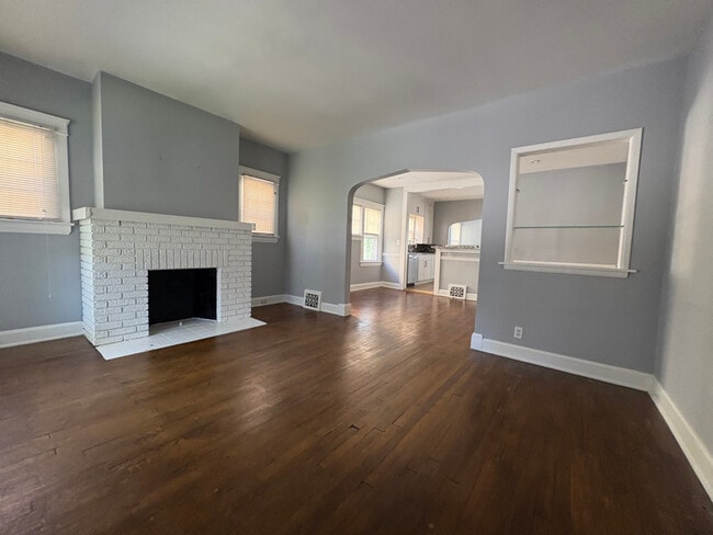 Building Photo - 2313 Grandview Ave Rental