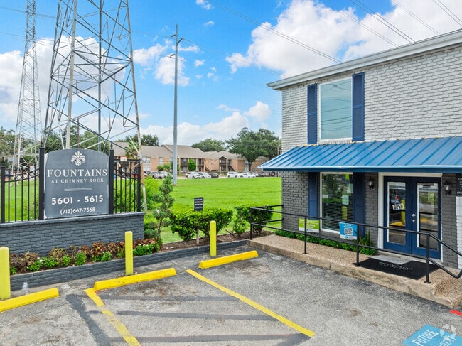 Fotografía del edificio - Fountains at Chimney Rock