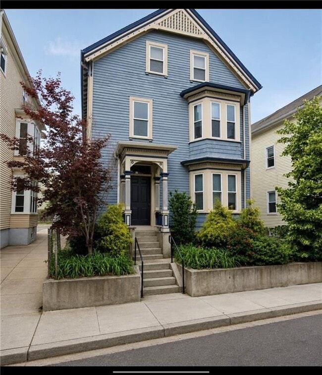 Building Photo - 107 Ring St Unit 3
