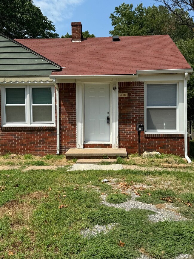 1 Bedroom, 1 bathroom Duplex with hardwood... - 1 Bedroom, 1 bathroom Duplex with hardwood... Apartment