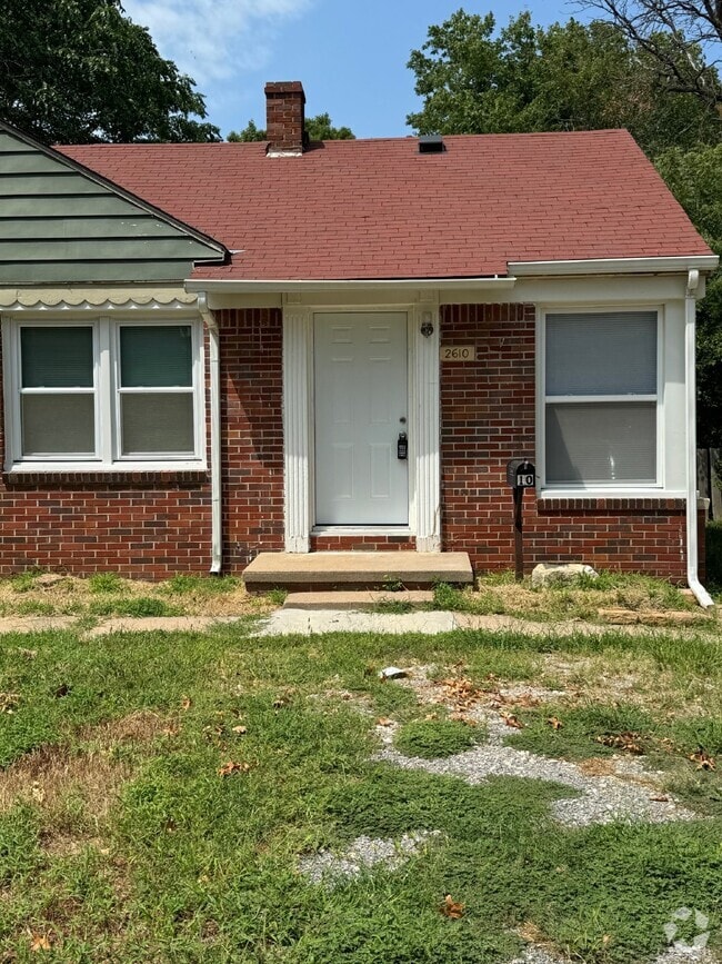 Building Photo - 1 Bedroom, 1 bathroom Duplex with hardwood... Rental