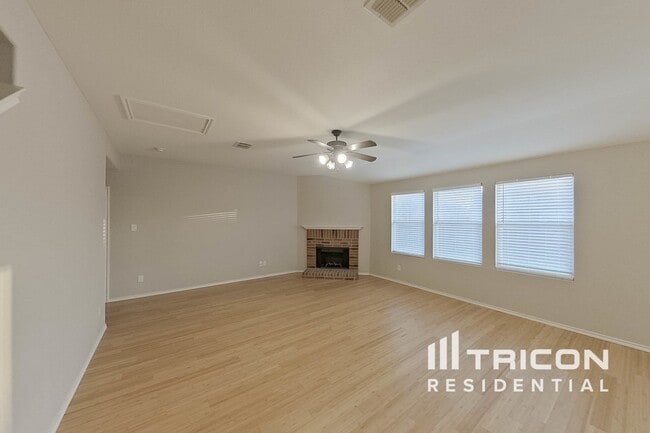 Photo - 216 Rambling Way