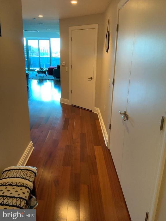 Photo - 1881 N Nash St Unidad 1806