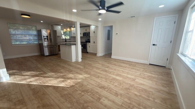 Photo - 5813 Tampico Rd