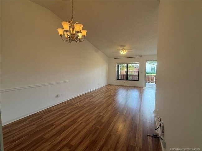 Photo - 8005 SE Villa Cir