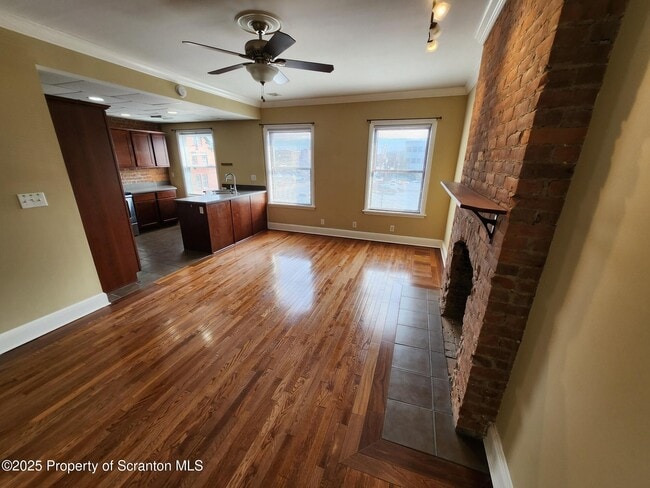 Photo - 98 N Franklin St