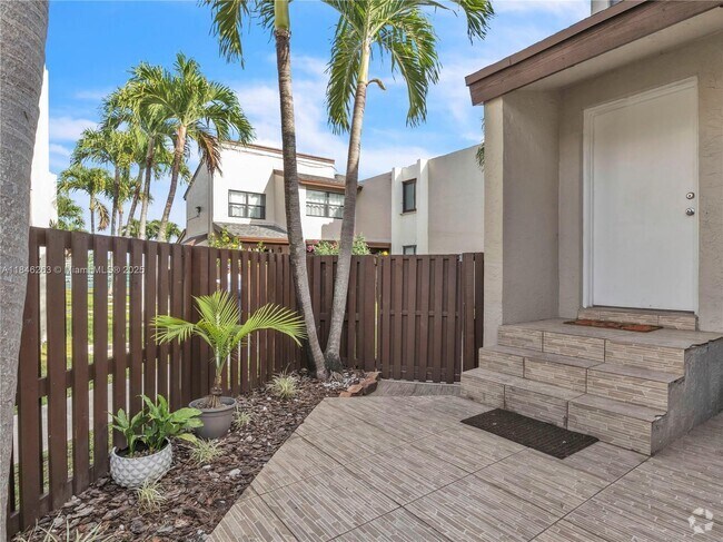 Building Photo - 10300 NW 9th St Cir Rental