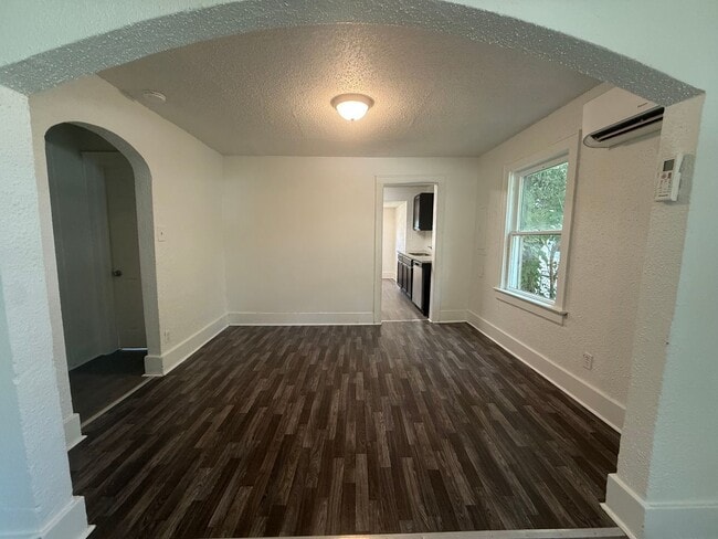 Photo - 1531 E Talmage St