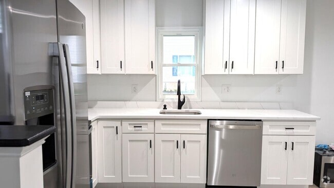 Building Photo - 150 Nightingale Ave Rental