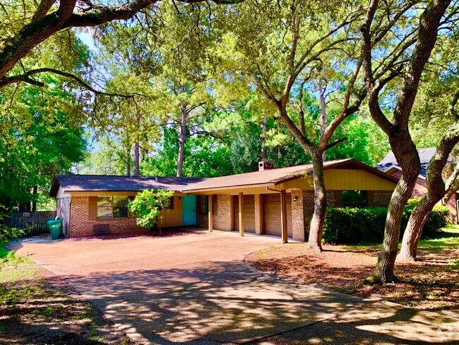 Building Photo - 317 Somerset Dr Rental