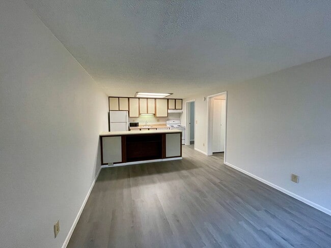Building Photo - The Hampton - 1 Bedroom 1 Bathroom with in... Unit 47 Rental
