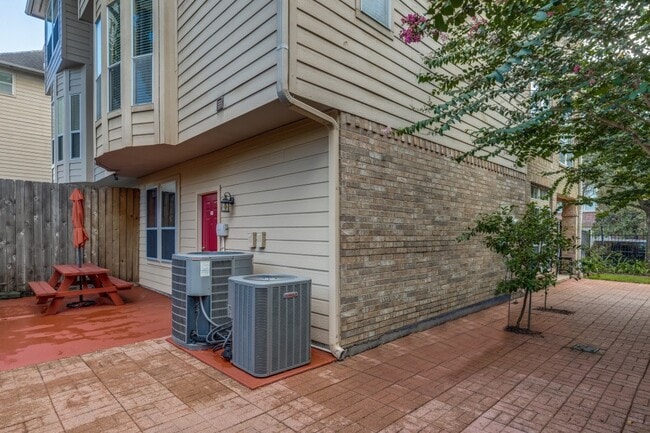 Photo - 4110 Woodhead St