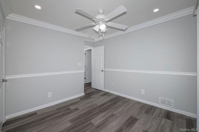7 Dark Hollow Rd Unit 7-2B