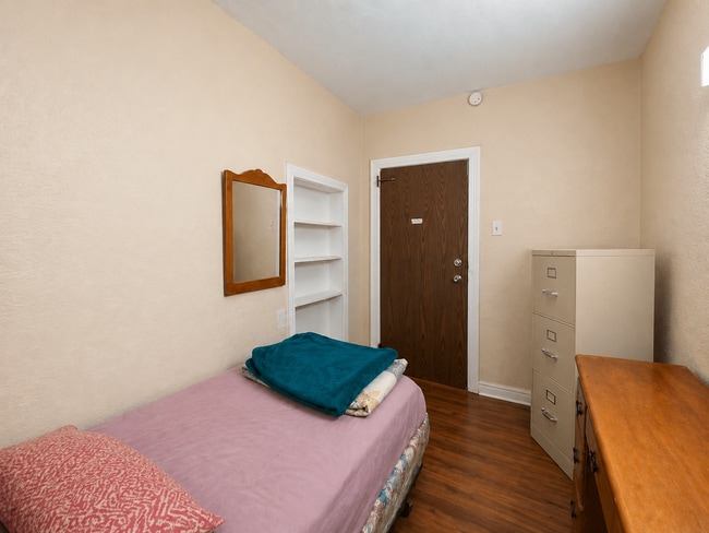 Photo - 149 Burgar St Unit 7