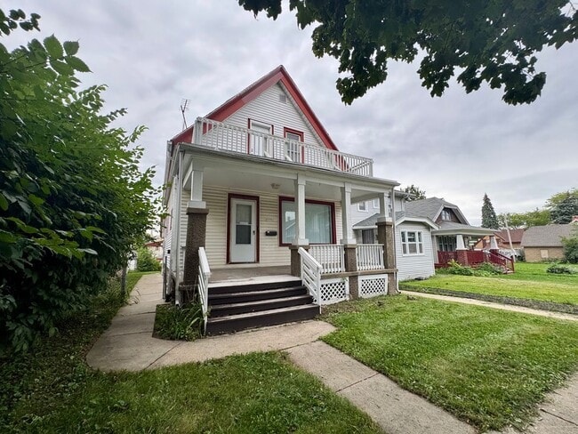 Building Photo - 3935-3935A N 13th Unit UPPER