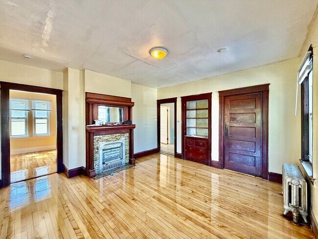 Photo - 2 Shirley St Unit 2