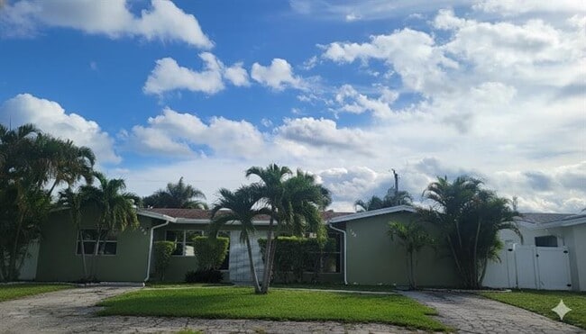 Photo - 704 NE 23rd Ave Unidad 2