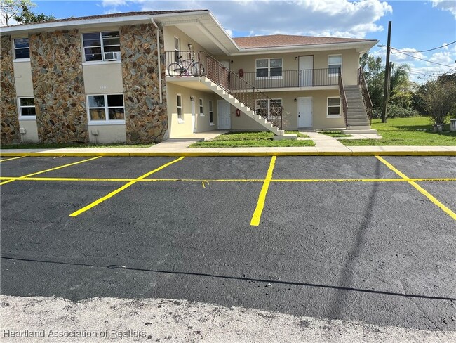Building Photo - 1801 Kent Dr Rental