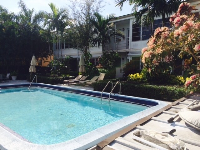 Pool/Court Yard
