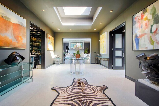 Photo - 46 Hildreth Ln