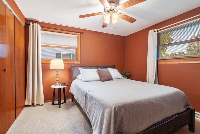 Photo - 1253 Roscoe St