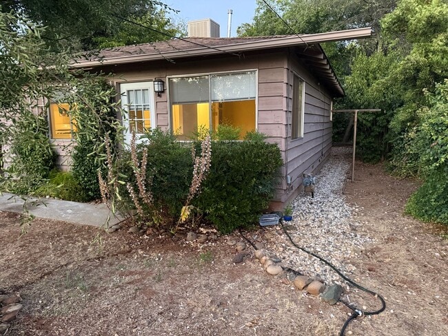 Photo - 135 Hyatt Ln