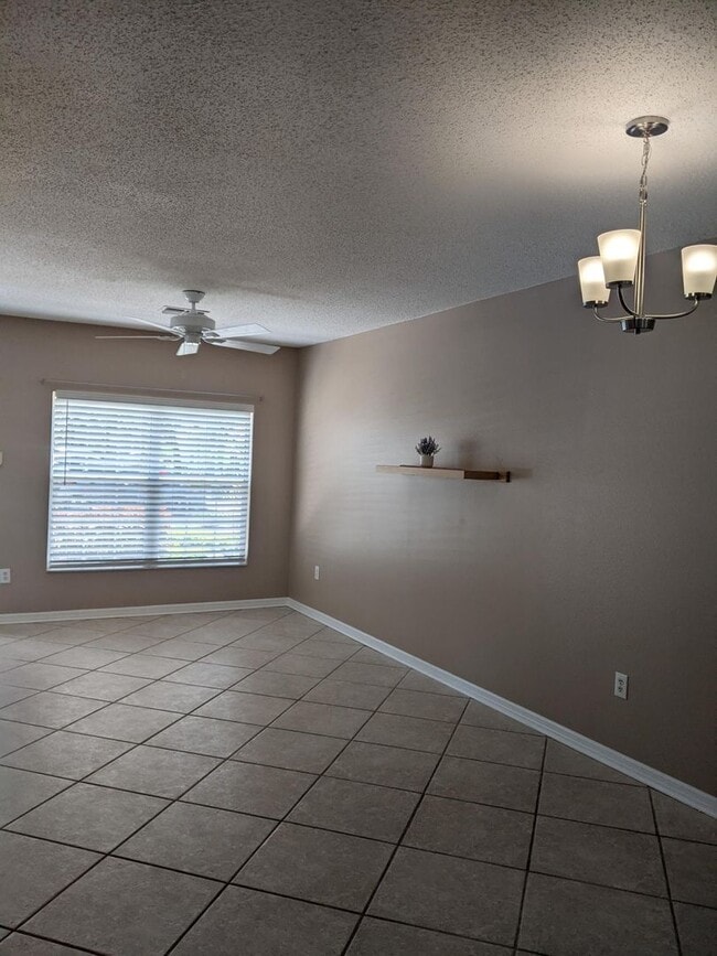 Building Photo - Beautiful 2 Bedroom, 2.5 Bath Townhome in Private Gated Community Of Hunter's Key In New Tampa