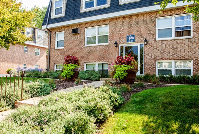 Viewpointe Apartment Homes