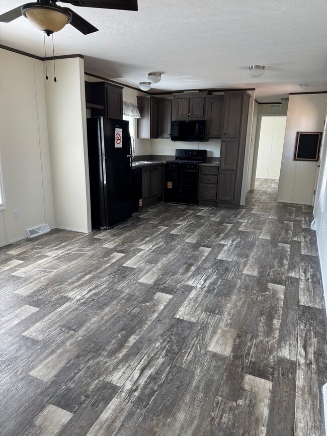 Photo - 10 Saratoga Dr