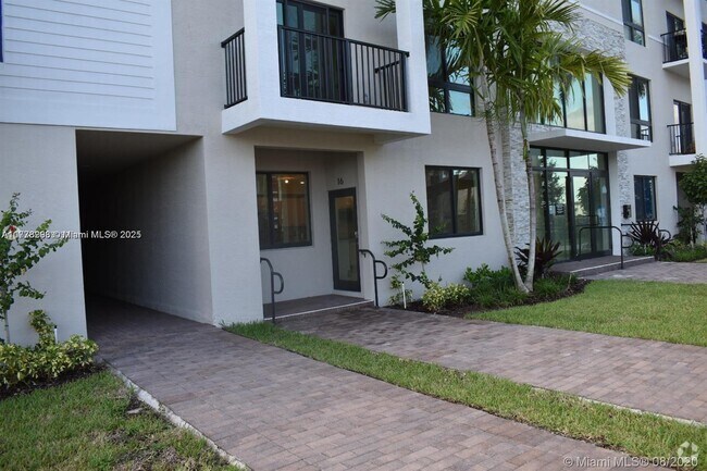 Building Photo - 4640 NW 84th Ave Unit 16 Rental