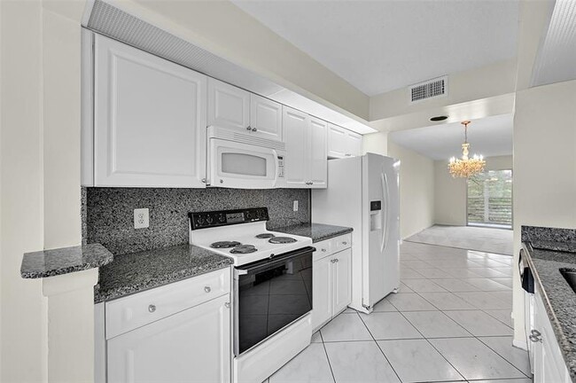Building Photo - 1604 Abaco Dr Unit B3 Rental