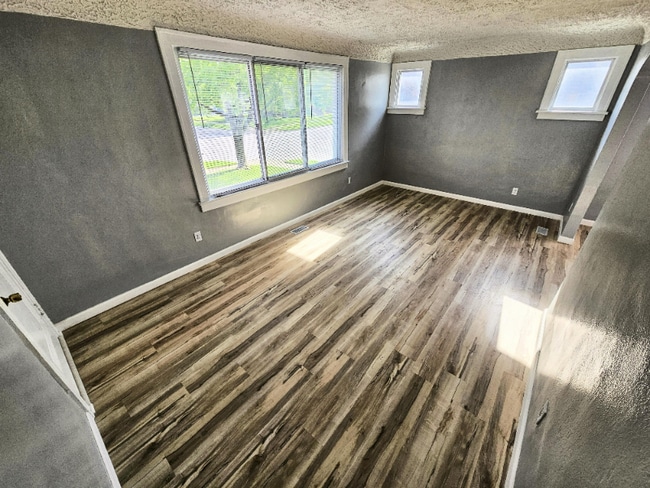 Photo - 2401 Burnside Ave Unit 1