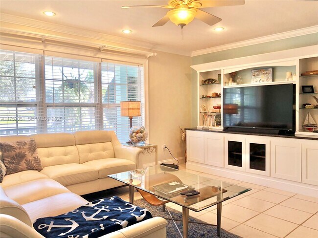 Photo - 831 Bailey Dr