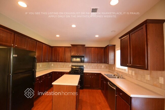 Photo - 5372 Heyward Pl SW