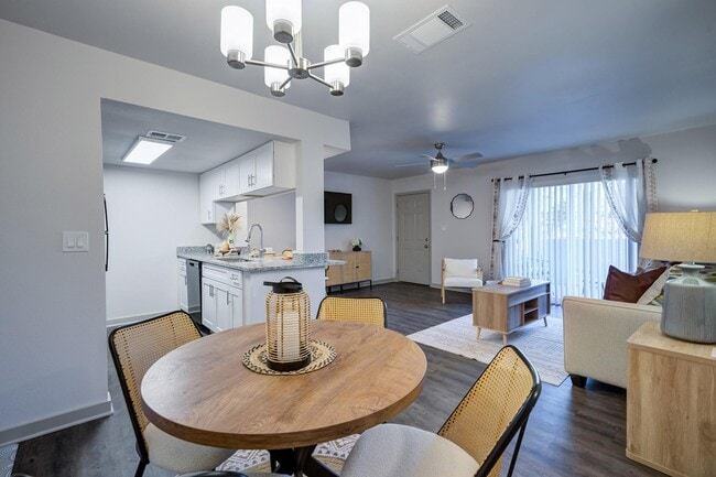 L'Estancia Apartment Homes