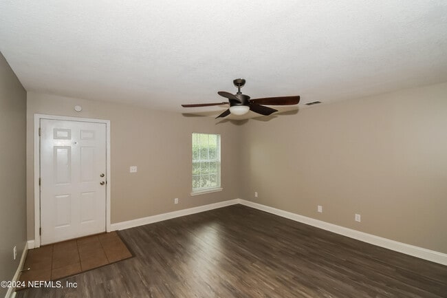 Photo - 8125 Cahoon Dr W