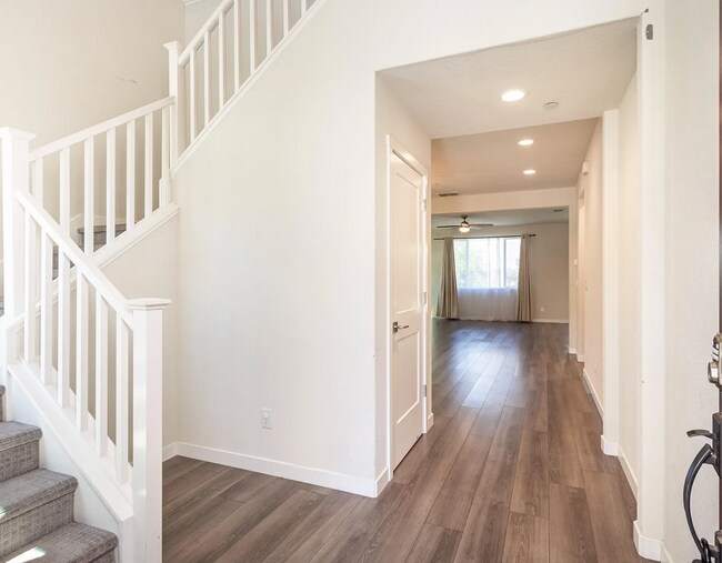 Photo - Stunning 3/2.5 with Flex Office! This is occupied. Apps required to view.