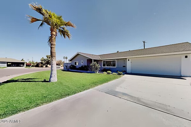 Photo - 8115 E Edgemont Ave