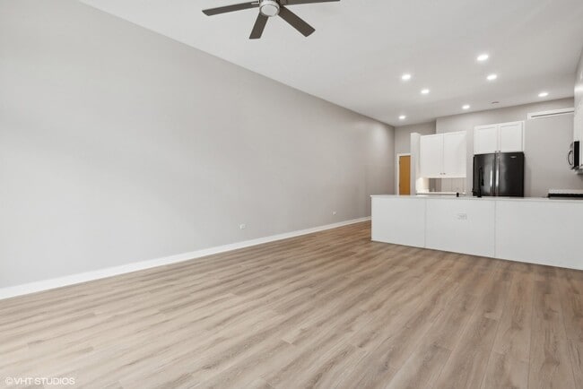 Photo - 939 W Madison St Unit 410