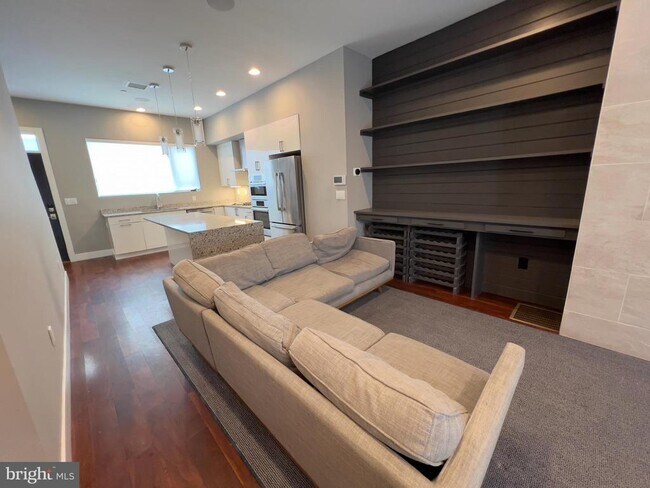 Photo - 423 Wallace St