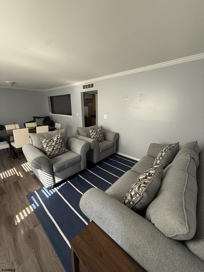 25 Oyster Bay Unit B