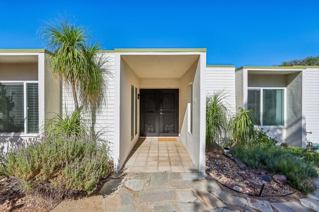 Photo - 1184 Lyndhurst Dr