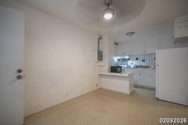 Photo - EXCELLENT Location near Waikiki, Alamoana, UH (Moiliili)